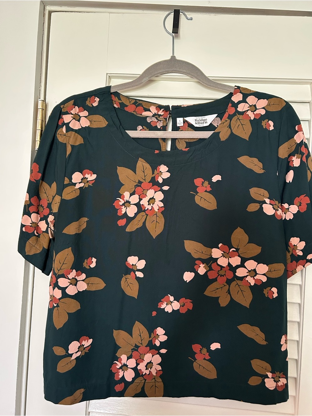 Bridge and Burn Green Floral Short-Sleeve Blouse